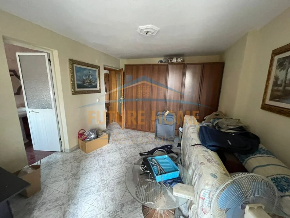 Tirane, shitet apartament 3+1 Kati 5, 160.000 € 