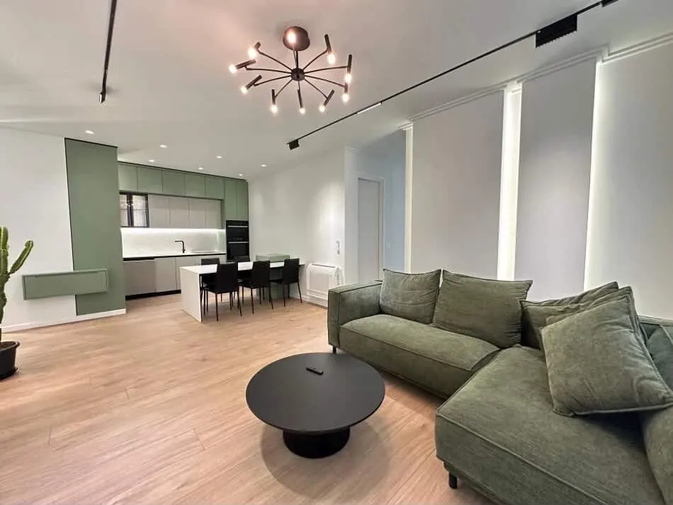 Tirane, jepet me qera apartament 3+1 Kati 3, 150 m² 2.000 € (FOREST REZIDENCE)