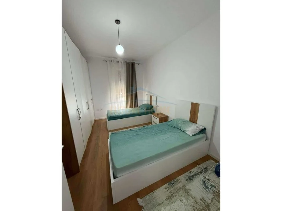 Tirane, jepet me qera apartament 2+1 Kati 3, 93 m² 750 € 