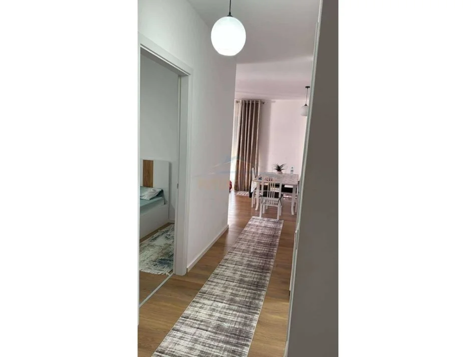 Tirane, jepet me qera apartament 2+1 Kati 3, 93 m² 750 € 