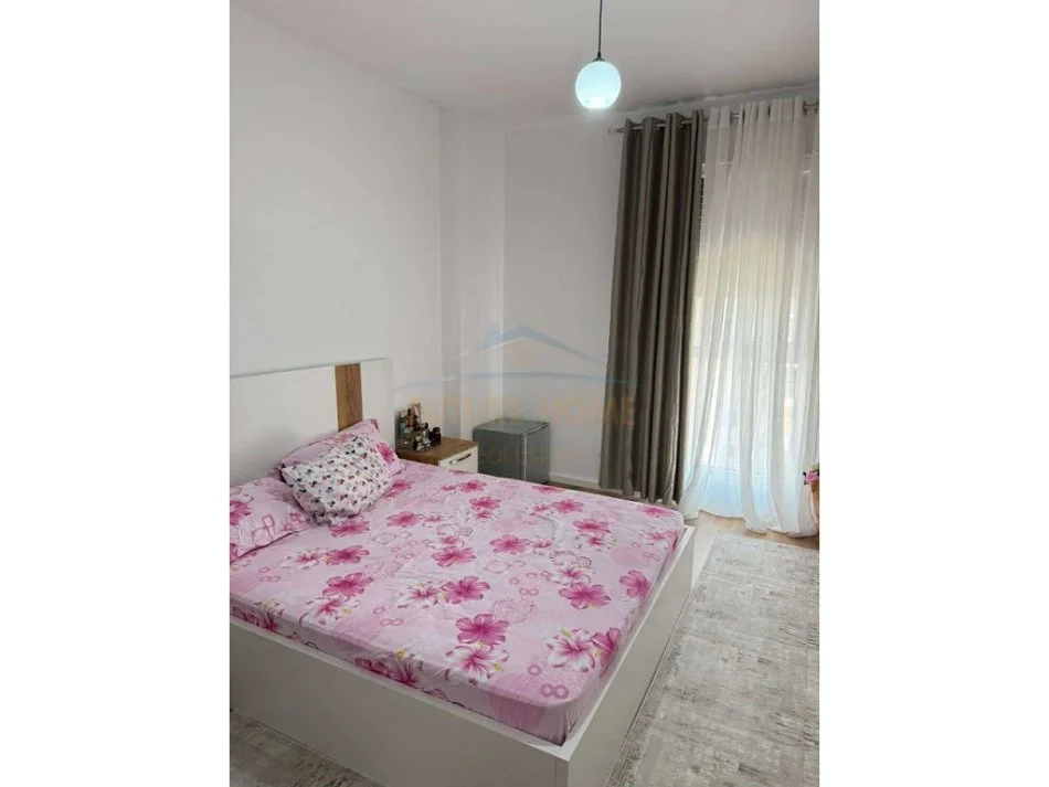 Tirane, jepet me qera apartament 2+1 Kati 3, 93 m² 750 € 