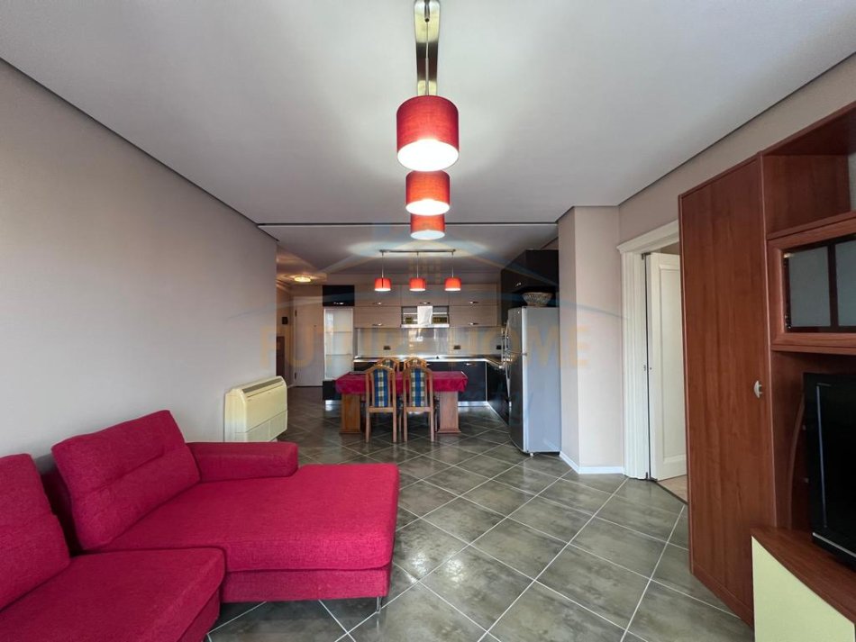 Tirane, jepet me qera apartament 2+1 Kati 2, 92 m² 700 €