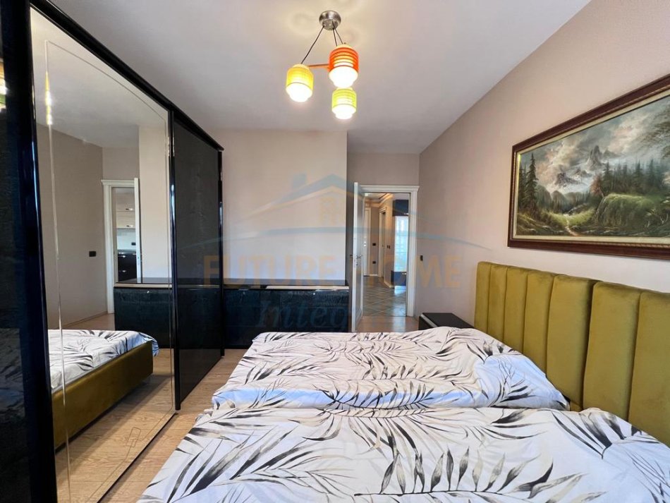 Tirane, jepet me qera apartament 2+1 Kati 2, 92 m² 700 €