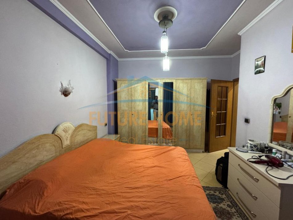 Tirane, shitet apartament 1+1 Kati 2, 54 m² 96.300 € (Rrugen Kongresi i Manastirit)
