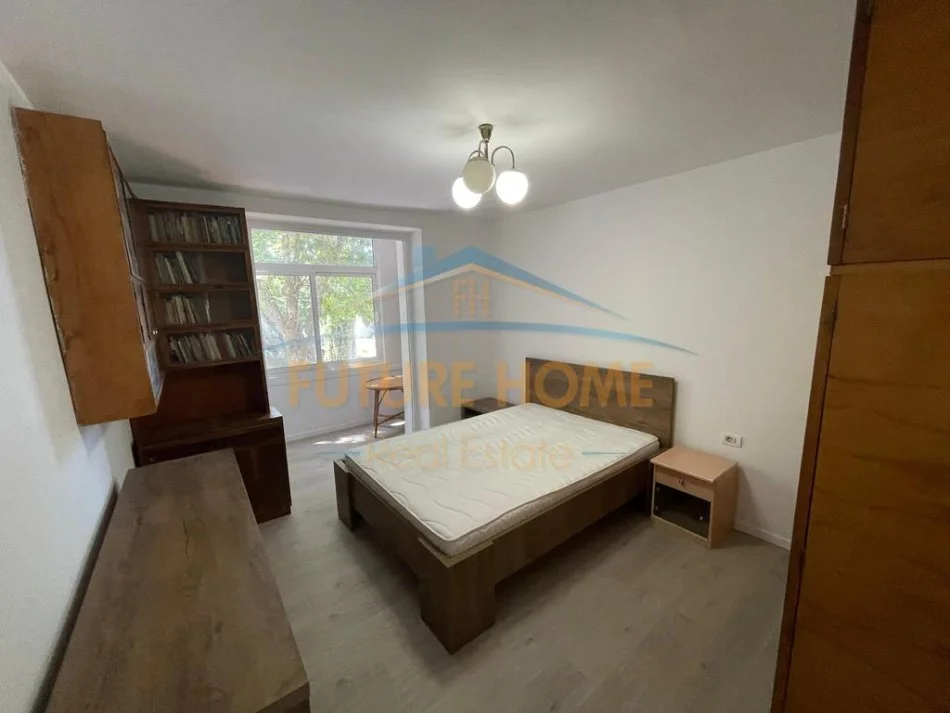 Tirane, jepet me qera apartament 2+1 Kati 1, 65 m² 650 € 