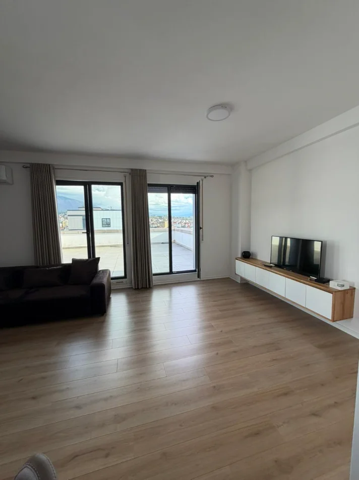 Tirane, shitet apartament 2+1 Kati 6, 165 m² 289.200 € (APARTAMENT NE SHITJE 2+1+2+VERANDE TE REZIDENCA ERLI)