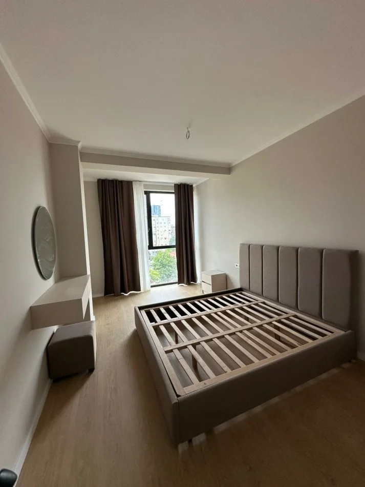 Tirane, jepet me qera apartament 1+1 Kati 3, 70 m² 700 € (MINE PEZA)