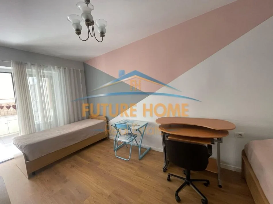 Tirane, jepet me qera apartament 2+1 Kati 4, 93 m² 550 € 