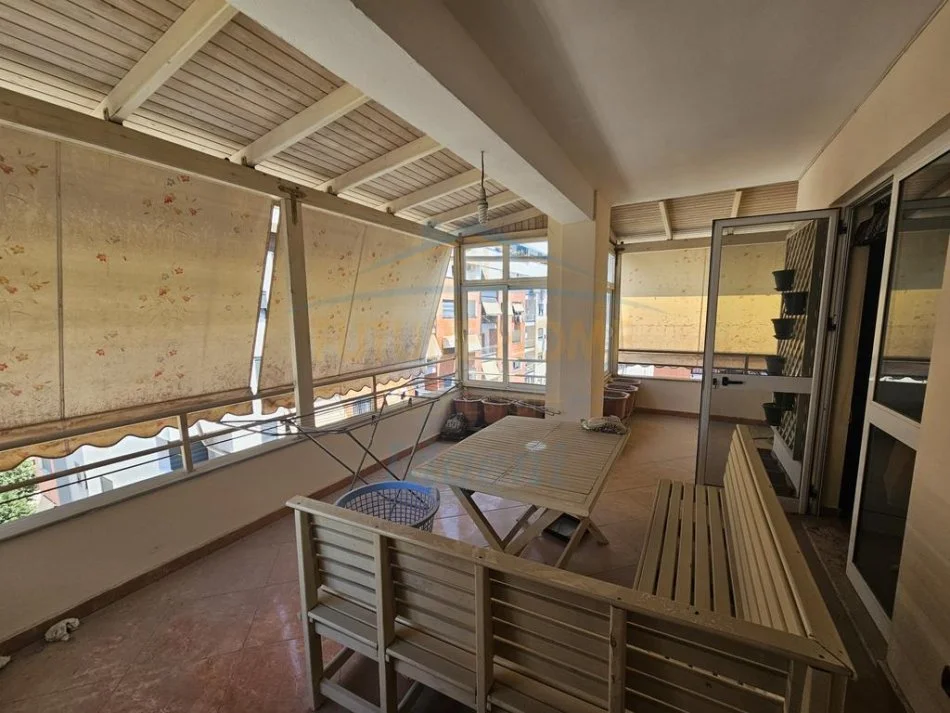 Tirane, shitet apartament 3+1 Kati 6, 150 m² 190.000 € 