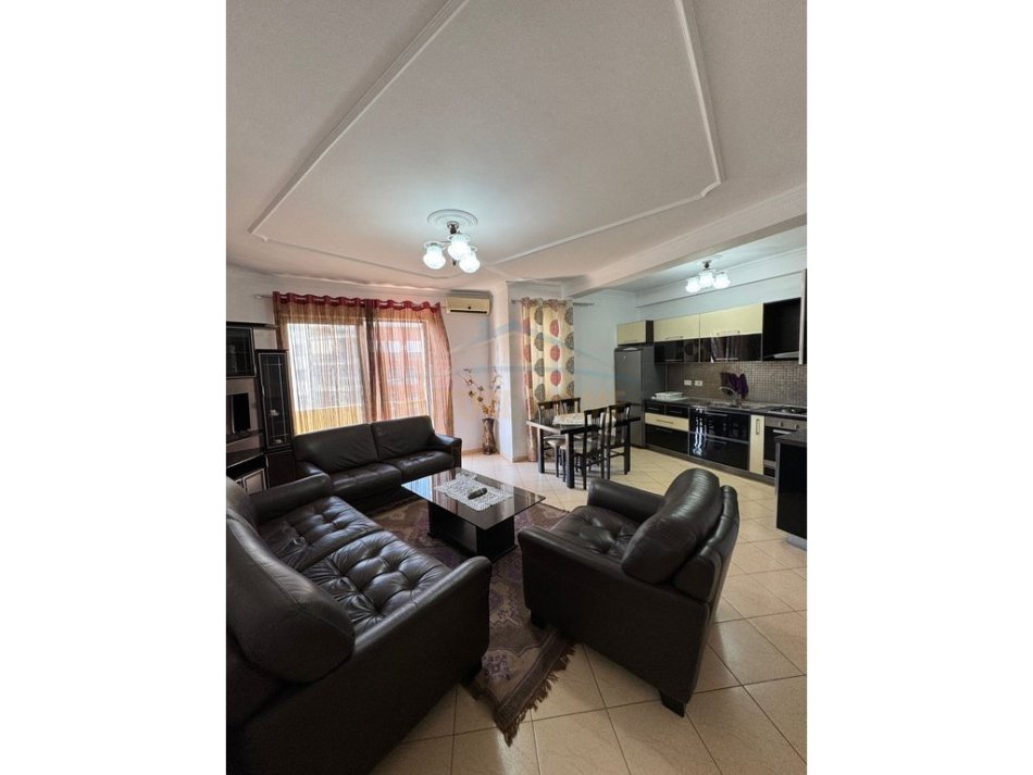 Qera Apartament 2+1+2 tek Rrotondo, Astir. 500 €