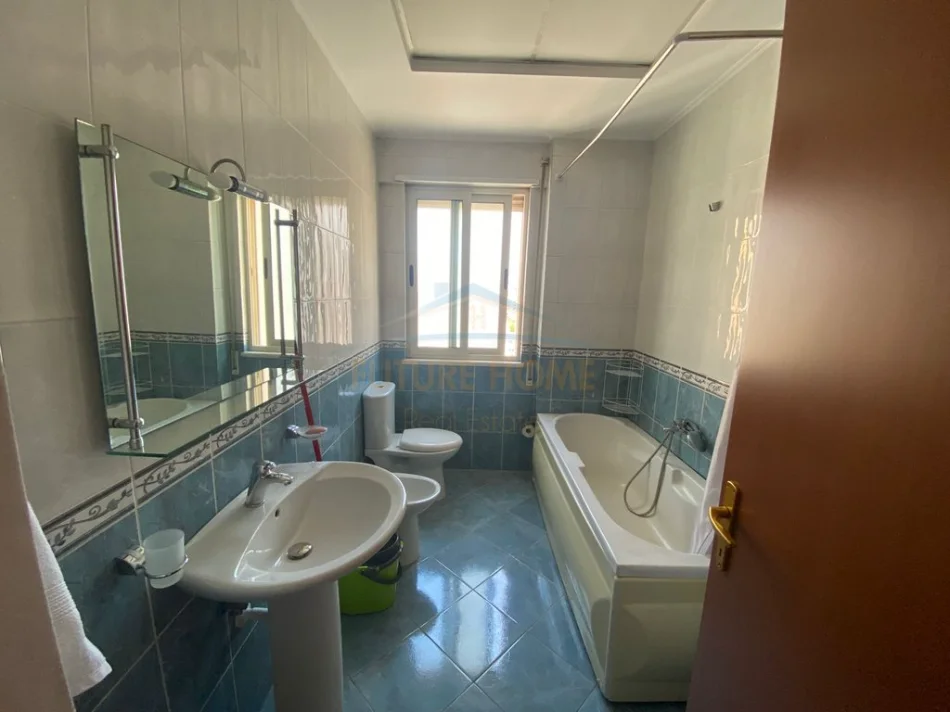 Tirane, jepet me qera apartament 1+1 Kati 8, 75 m² 550 € (Kompleksi Vizion Plus)