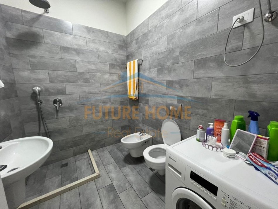 Tirane, shitet apartament 2+1 Kati 2, 93 m² 175.000 € (Golden Park)