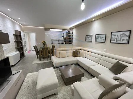 Tirane, shitet apartament 2+1 Kati 5, 112 m² 375.000 € (Rruga e Kosovareve)