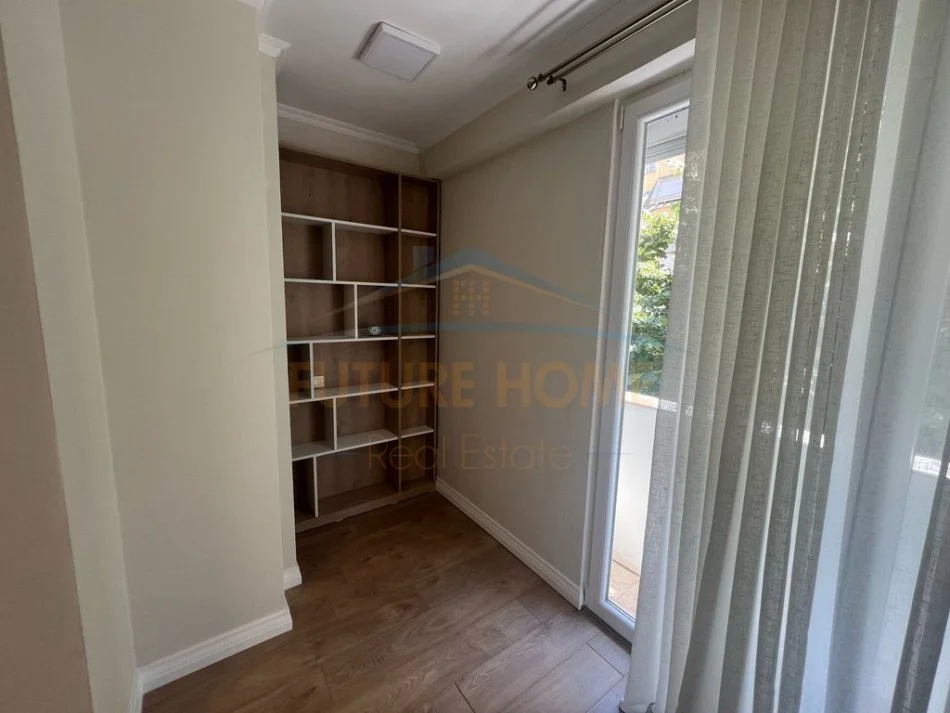 Tirane, jepet me qera apartament 2+1 Kati 1, 108 m² 700 € 
