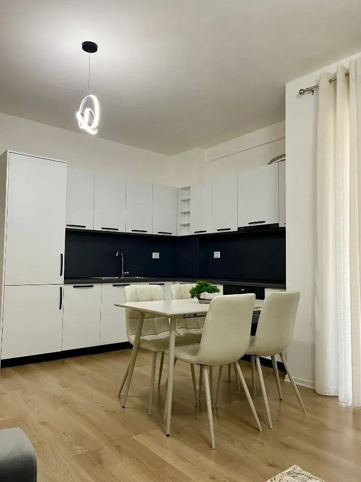 Tirane, jepet me qera apartament 1+1+Ballkon Kati 2, 67 m² 420 € (Paskuqan)