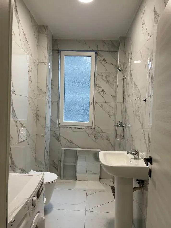 Tirane, jepet me qera apartament 1+1+Ballkon Kati 2, 67 m² 418 € (Paskuqan)