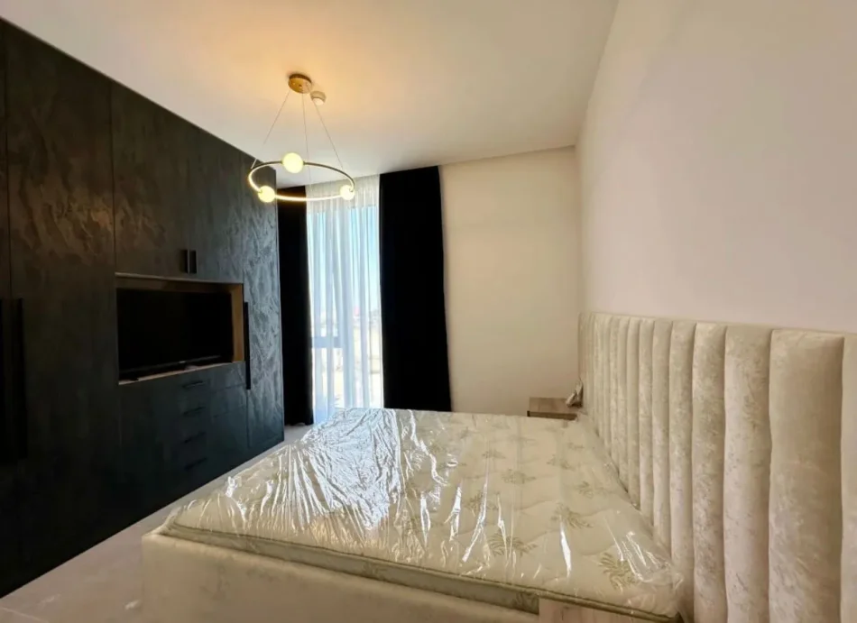 Tirane, jepet me qera apartament 2+1+Ballkon Kati 2, 120 m² 1.200 € (Liqeni i Thate)