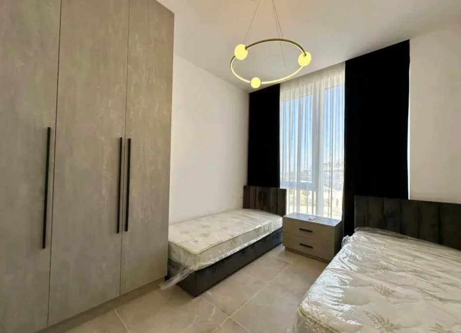 Tirane, jepet me qera apartament 2+1+Ballkon Kati 2, 120 m² 1.200 € (Liqeni i Thate)