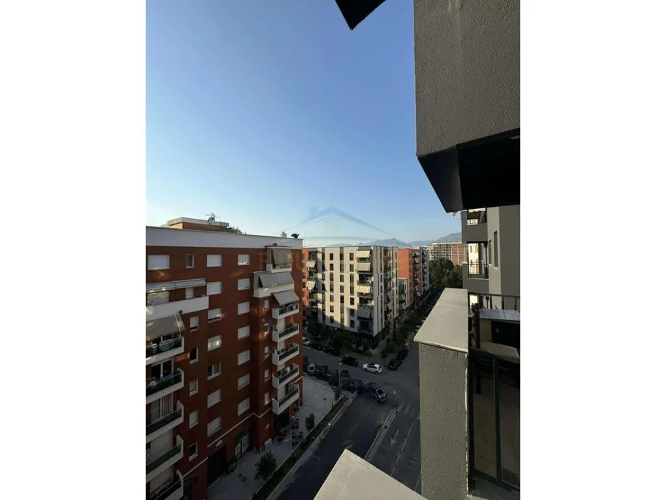 Tirane, jepet me qera apartament 2+1 Kati 7, 108 m² 650 € (UNAZA E RE)