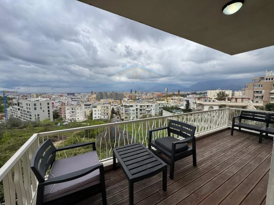 Tirane, jepet me qera apartament 2+1 Kati 2, 110 m² 950 € 