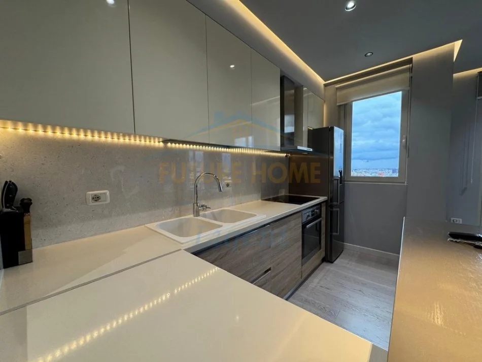 Tirane, jepet me qera apartament 2+1 Kati 2, 110 m² 950 € 