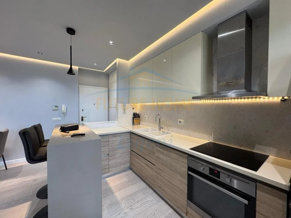 Tirane, jepet me qera apartament 2+1 Kati 2, 110 m² 950 € 