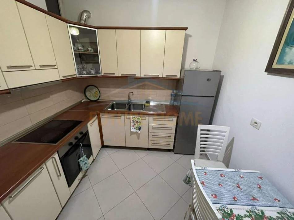Tirane, jepet me qera apartament 2+1 Kati 7, 105 m² 650 € (DON BOSKO)   UNA54624