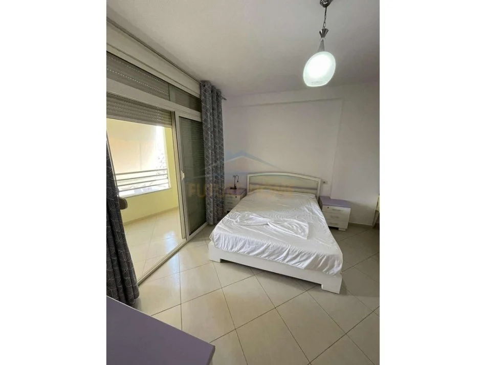 Tirane, jepet me qera apartament 2+1 Kati 7, 105 m² 650 € (UNAZA E RE)