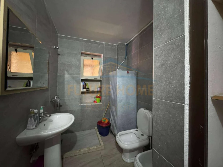 Tirane, jepet me qera apartament 1+1 Kati 5, 60 m² 500 € (STADIUMI DINAMOS)
