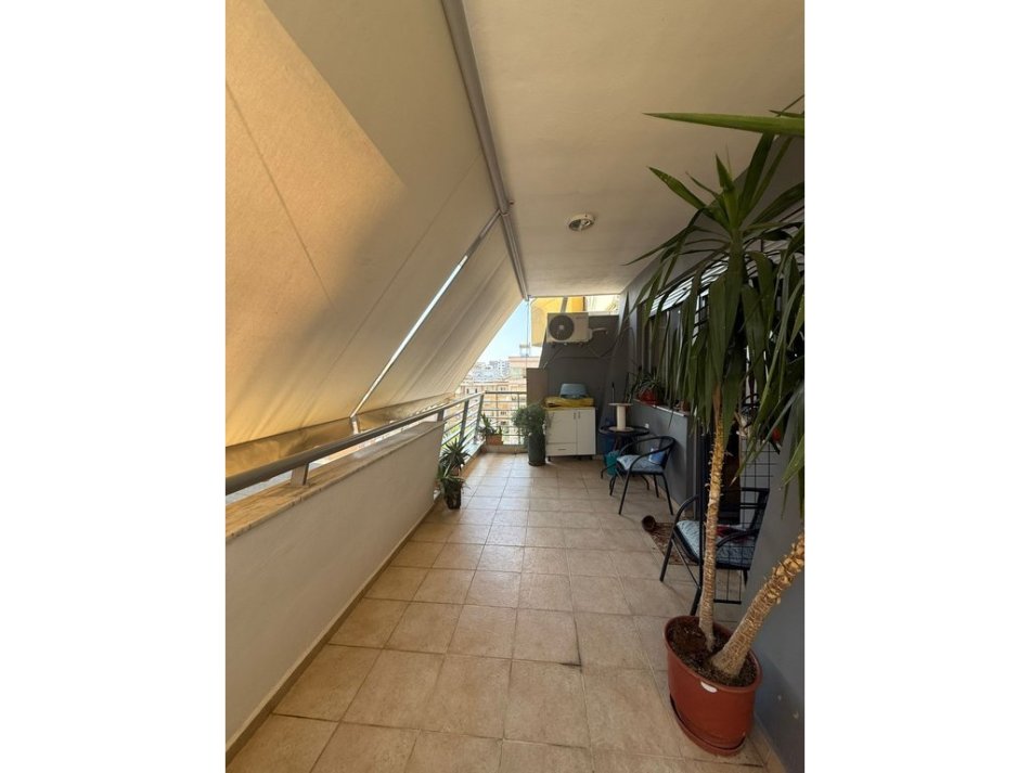 Tirane, shitet apartament 1+1+Aneks+Ballkon Kati 4, 98 m² 159.000 € (Rruga e kavajes)