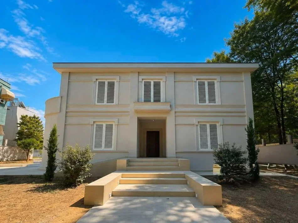 Tirane, jepet me qera ambjent biznesi , 700 m² 9.000 € (Rruga e Elbasanit)
