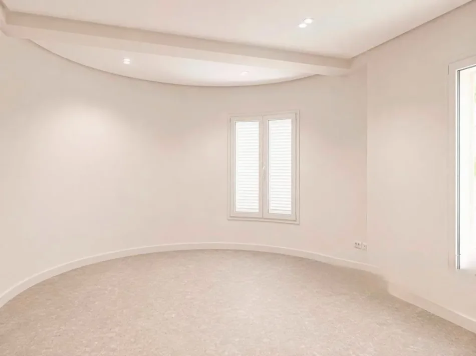 Tirane, jepet me qera ambjent biznesi , 700 m² 9.000 € (Rruga e Elbasanit)