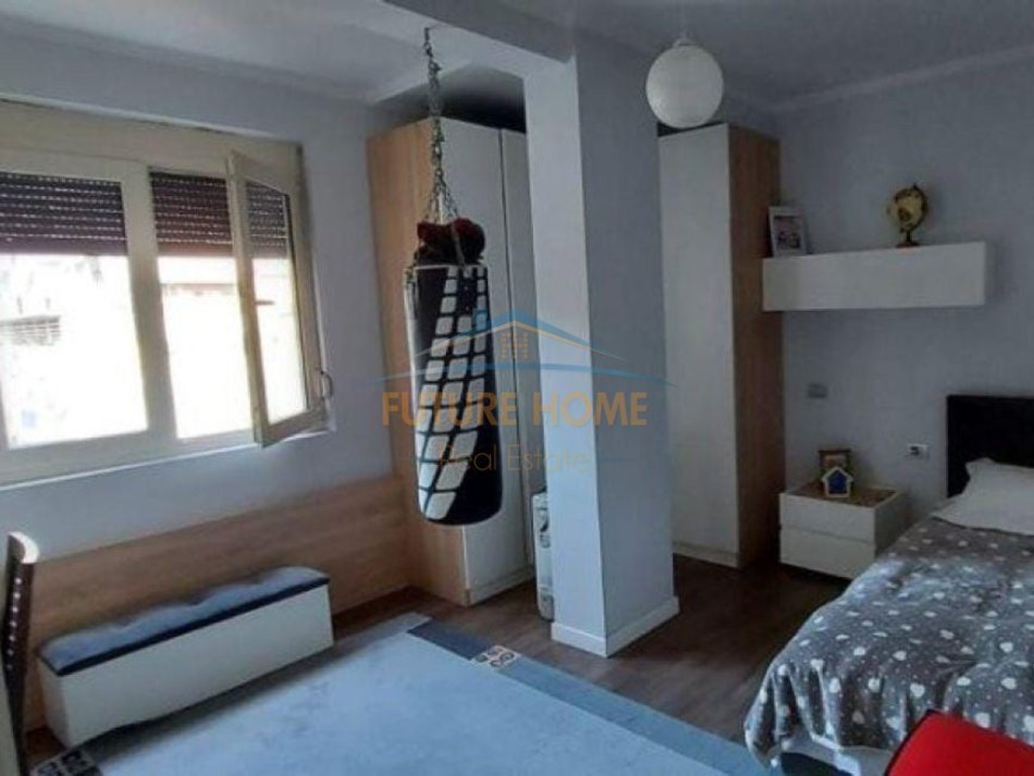 Tirane, jepet me qera apartament 2+1 Kati 7, 95 m² 650 € 