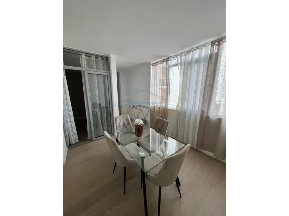 Durres, jepet me qera apartament 2+1 Kati 3, 100 m² 450 € 