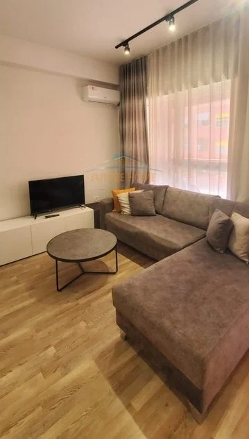 Tirane, jepet me qera apartament 1+1 Kati 8, 66 m² 450 € (Kompleksi Mangalem)
