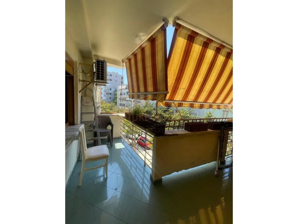 Durres, jepet me qera apartament 2+1+Aneks+Ballkon Kati 3, 69 m² 450 € (Gjykata)