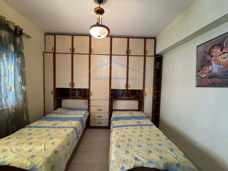 Durres, jepet me qera apartament 2+1 Kati 3, 68 m² 600 € (Gjykata, Durres.)
