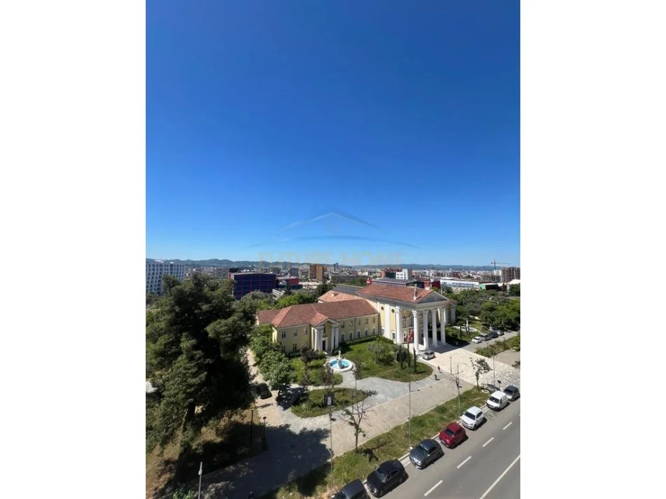 Tirane, shitet apartament 2+1+Ballkon Kati 7, 109 m² 175.000 € (Kinostudio)