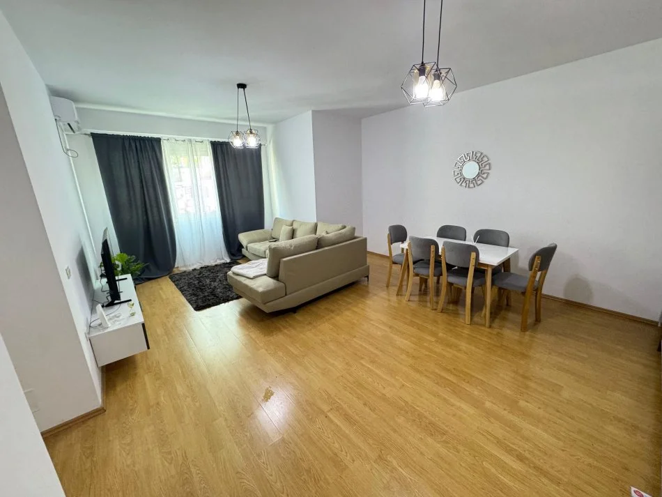 Tirane, jepet me qera apartament 2+1 Kati 3, 96 m² 650 € (Kompleksi Fz)