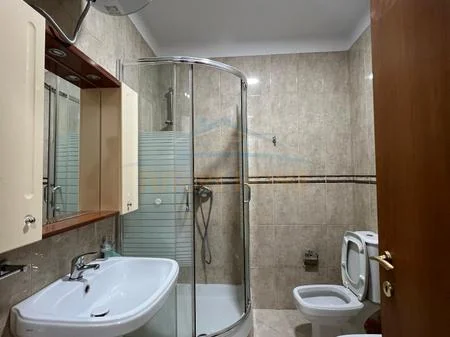 Tirane, shitet apartament 2+1 Kati 7, 106 m² 168.000 € (Kinostudio)