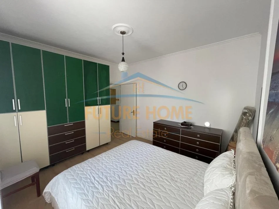 Tirane, jepet me qera apartament 2+1+Ballkon Kati 2, 102 m² 600 € 