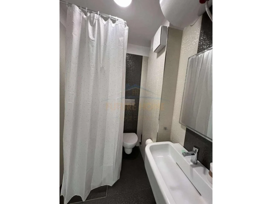 Tirane, jepet me qera apartament 1+1 Kati 5, 73 m² 700 € (PAZARI I RI)