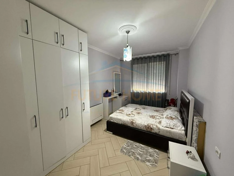 Tirane, jepet me qera apartament 2+1 Kati 5, 112 m² 500 € (unaza e re)