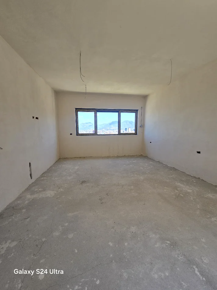 Tirane, shitet apartament 3+1 Kati 2, 231 m² 360.000 € (Kodra diellit 2)