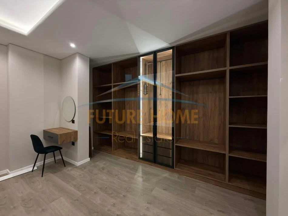 Tirane, jepet me qera apartament 1+1 Kati 0, 57 m² 600 € (Liqeni thate)  UNA54844