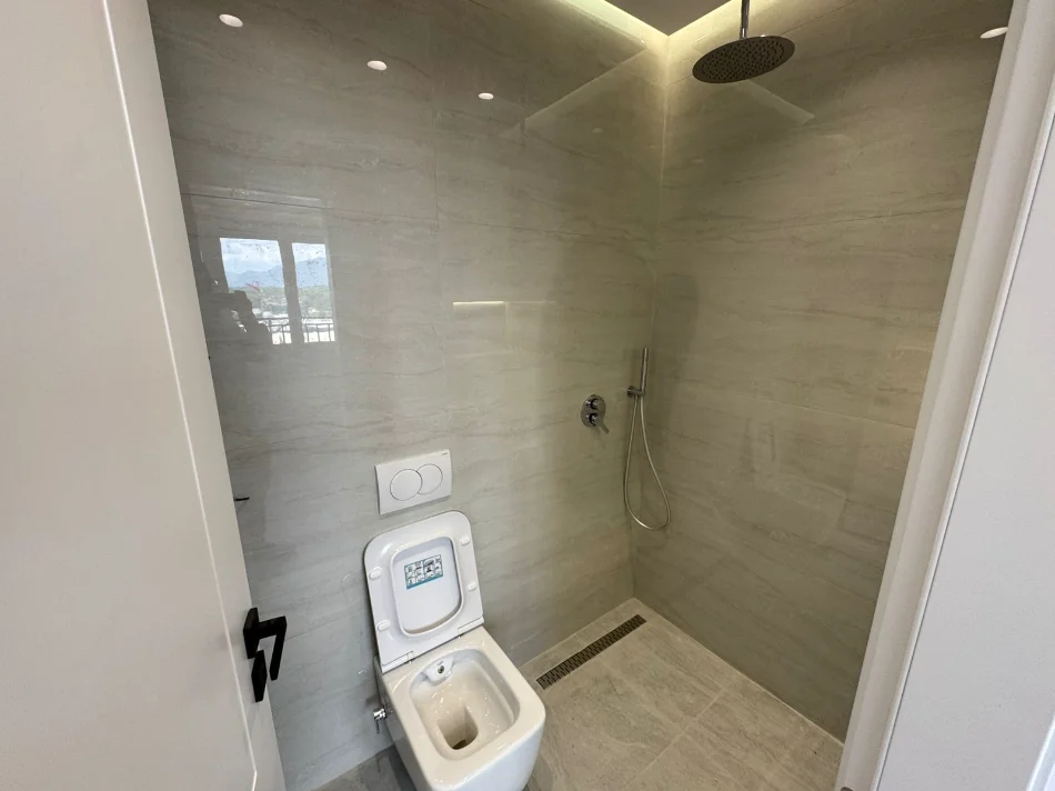 Tirane, jepet me qera apartament Kati 11, 104 m² 700 € (Rruga Tish Dahia)