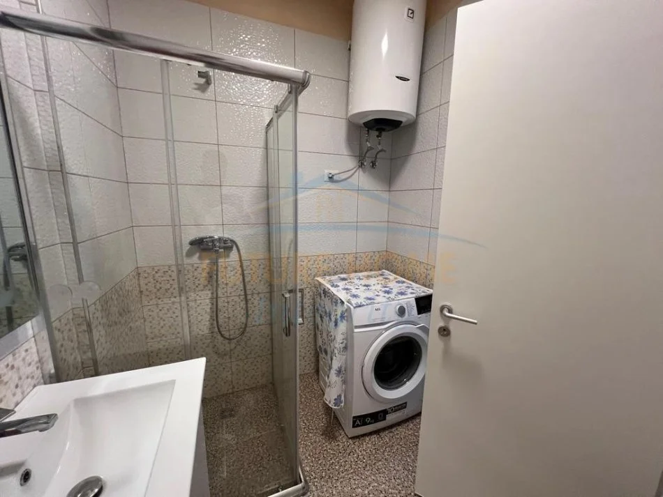 Tirane, jepet me qera apartament 2+1 Kati 3, 80 m² 600 € 