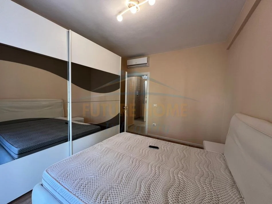 Tirane, jepet me qera apartament 2+1 Kati 3, 80 m² 600 € 