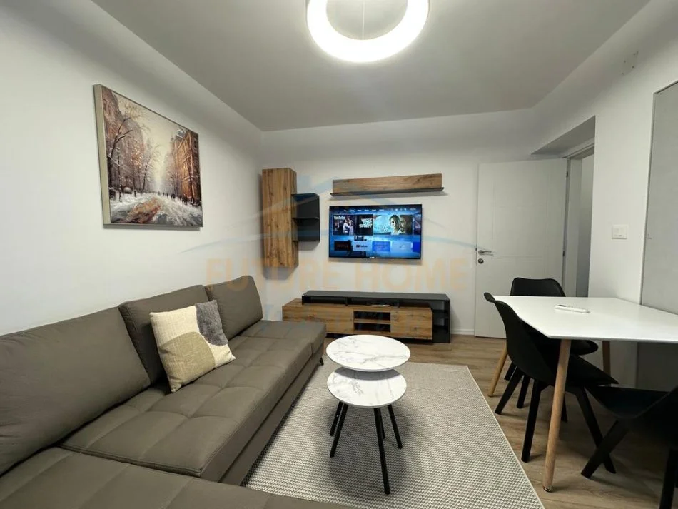 Tirane, shitet apartament 1+1+Ballkon Kati 1, 57 m² 120.000 € (Rruga e Dibres)
