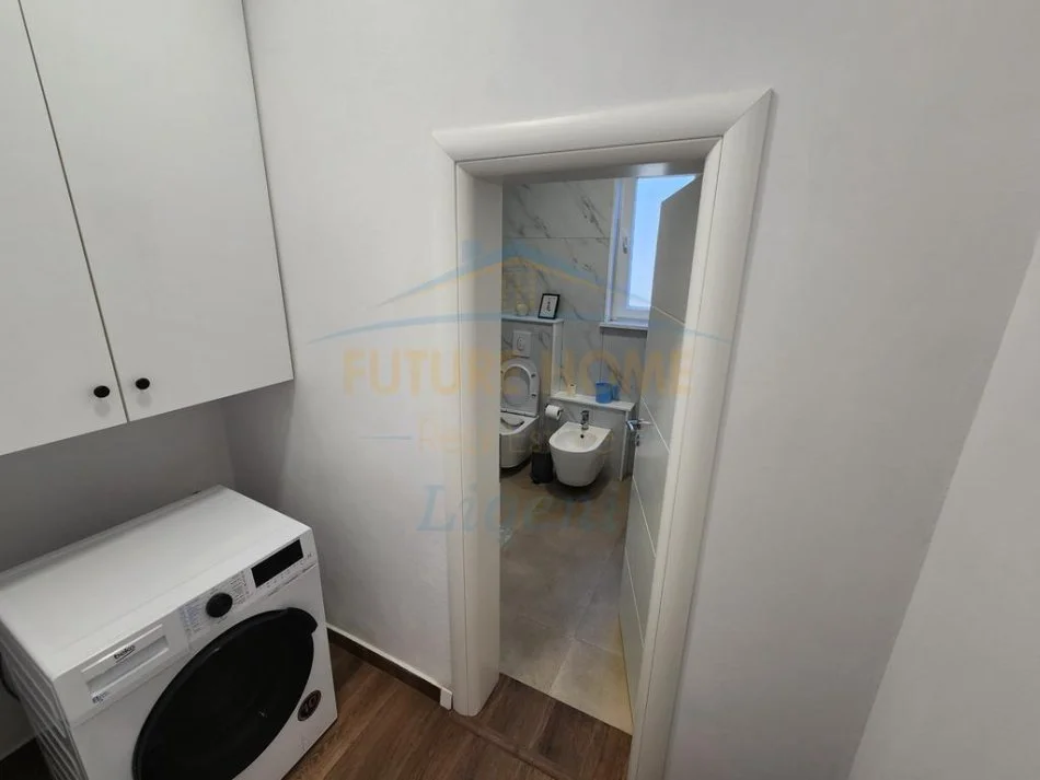 Tirane, jepet me qera apartament 1+1 Kati 5, 70 m² 650 € 